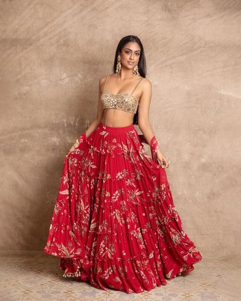 Tiered Lehenga, Arpita Mehta, Georgette Skirt, Traditional Indian Outfits, Indian Dresses Traditional, Red Floral Print, Wedding Lehenga, Indian Fashion Designers, Lehenga Designs