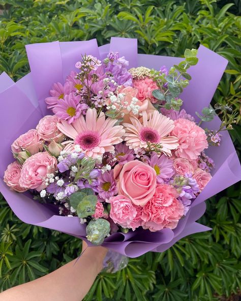 Absolutely love this combo 😍💐 Dm @lilyyscreations or text (559) 331-1351 to order today! Lilac Fairy, Bloom Where Youre Planted, Boquette Flowers, Flower Gift Ideas, Nothing But Flowers, Gorgeous Flowers, Beautiful Bouquet Of Flowers, Bright Flowers, Beautiful Bouquet