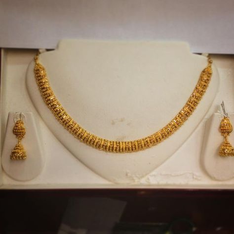 22kt elegant set #contemporaryjewellery #indiangold #22kt #22ktgold #necklaceset Small Necklace Designs, Elegant Gold Necklace, Small Gold Necklace, Gold Pearl Jewelry, Gold Necklace Indian, Gold Jewelry Simple Necklace, Gold Necklace Indian Bridal Jewelry, Real Gold Jewelry, Indian Jewellery Design Earrings