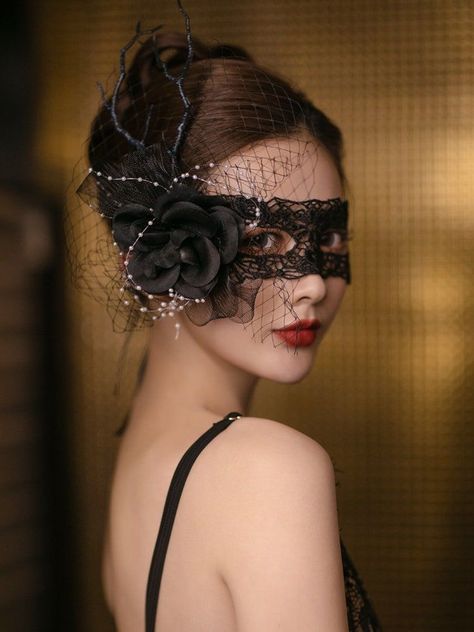 Mascarade Party Outfit, Masquerade Attire, Masquerade Aesthetic, Masquerade Ball Outfits, Princess Mask, Mascarade Party, Masquerade Ideas, Black Masquerade Mask, Masquerade Outfit