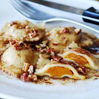 Pumpkin ravioli with brown butter sauce and pecans Ravioli With Brown Butter Sauce, Ravioli From Scratch, Julia's Album, Make Ravioli, How To Make Ravioli, Ravioli Dough, Pumpkin Ravioli, Brown Butter Sauce, Ravioli Recipe