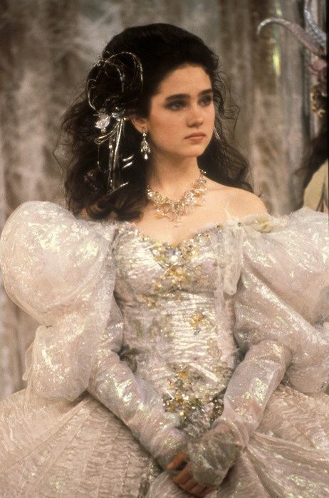 sarahs dress labyrinth | Costume Design / Sarahs dress from The Labyrinth Labyrinth Dress, Labyrinth Costume, Sarah Labyrinth, Labyrinth Ball, Ethereal Dresses, Labyrinth Movie, Jennifer Connelly, Jim Henson, Keira Knightley