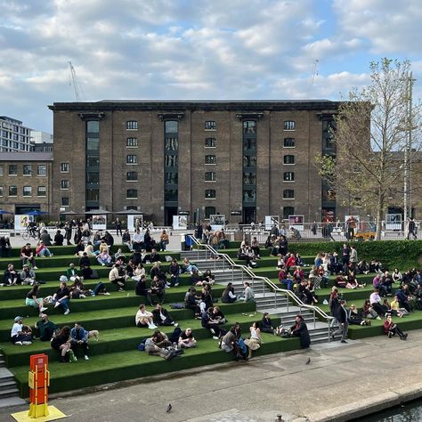 Central Saint Martins, UAL 📸 #graphicdesign #designstudent #artstudent #designgraduate #branddesigner Ual Central Saint Martins, Central Saint Martins Aesthetic, London Student, University Life, Central Saint Martins, 2025 Vision, Moving Out, Design Student, Student Art