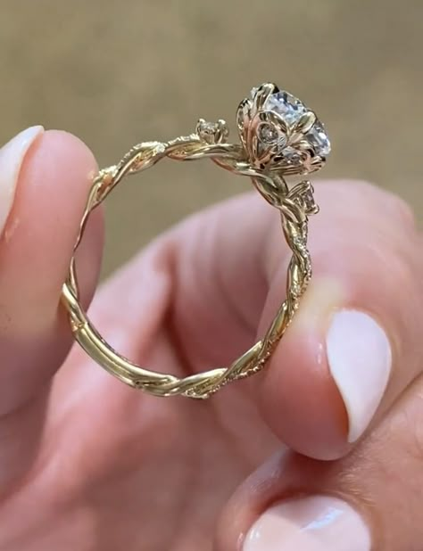 Engagement Rings Gold Aesthetic, Rings Engagement Floral, Cottagecore Engagement Rings, Non Traditional Unique Engagement Rings Vintage Beautiful, Vintage Fairy Engagement Rings, Victorian Style Wedding Rings, Wedding Ring Cottagecore, Gold Wedding Ring Aesthetic, Cottage Core Wedding Rings