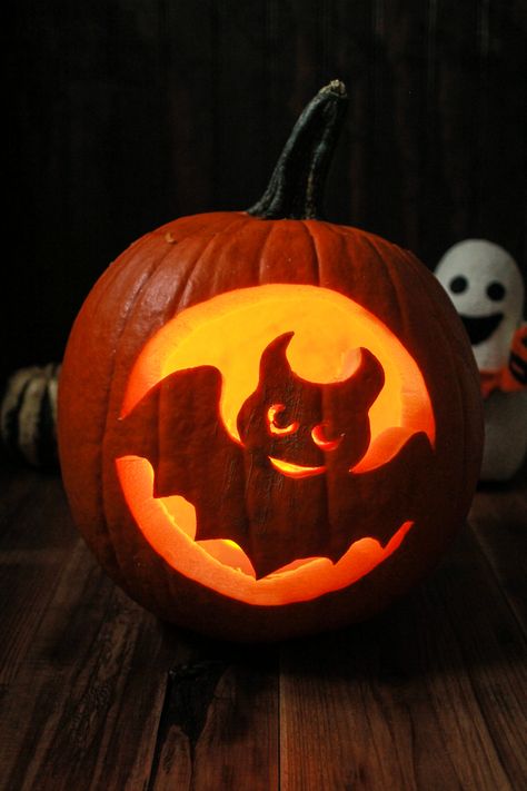 Pumpkin Carving and Preserving | Lilies and Loafers Pumpkin Carving Bat, Cute Pumpkin Painting Ideas, Cute Pumpkin Painting, Funny Pumpkin Carvings, Christmas Rolls, Unique Pumpkin Carving Ideas, Pumpkin Masters, Scary Pumpkins, Pumpkin Cravings