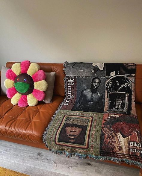 Slow Jamz on Instagram: “Someone said Soulquarian Season is approaching? ♒️” Neo Soul Interior Design, Neo Soul Home Decor, Earthy Living Room Earth Tones, Mos Def, Earthy Bedroom, 20k Followers, Dream Apartment Decor, Future Apartment Decor, Neo Soul