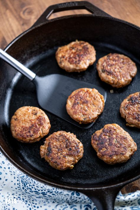 Delicious Homemade Turkey Breakfast Sausage Patties - tasty simple ingredients and the perfect way to start the day with your choice of eggs or other breakfast sides. Gluten free, dairy free, Slimming World and Weight Watchers friendly Whole30 Breakfast Sausage, Paleo Breakfast Sausage, Homemade Breakfast Sausage Recipe, Homemade Turkey Sausage, Breakfast Sausage Patties, Whole30 Breakfast Recipes, Healthy High Protein Breakfast, Pork Breakfast Sausage, Homemade Breakfast Sausage