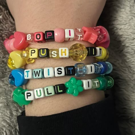 Bracelets With Words, Diy Kandi Bracelets, Pony Bead Bracelets, Kandi Inspo, Kandi Perler, Diy Kandi, Kandi Kid, Kandi Cuff, Kandi Ideas