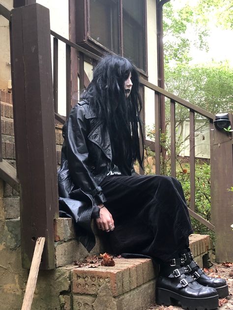 Dark Gothic Outfit, Winter Metalhead Outfits, Metalhead Winter Outfit, Trad Goth Fits, Casual Metalhead Outfit, Metal Goth Outfit, Female Metalhead Outfit, Mopey Goth Outfits, Baggy Goth Outfit