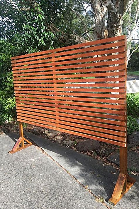 Outdoor Privacy Screens - Search for your dream items at Amazon.com. Get what you wanted NOW! Yard Privacy, Diy Privacy Fence, Small Pergola, Patio Privacy Screen, Patio Privacy, Privacy Fence Designs, Patio Pergola, Garden Privacy, Backyard Privacy