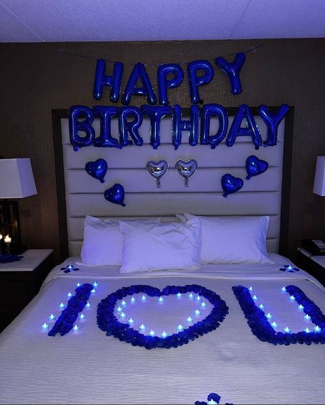 Bf Hotel Surprise, Suprise Room Decor For Boyfriend, Cute Decorations For Birthday, Suprise Bday Ideas, Room Set Up For Boyfriend Birthday, Bfs Birthday Gift Ideas, Decorate Boyfriends Room For Birthday, Decorated Birthday Room Boyfriend