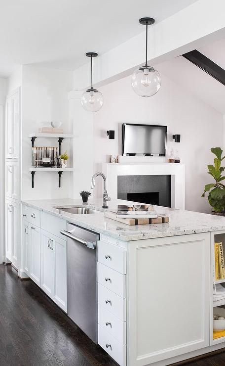 Kitchen Island With Sink And Dishwasher, Casa Rock, Sink And Dishwasher, Peninsula Kitchen, Kitchen Island With Sink, Kitchen Peninsula, Sink In Island, Ranch Style Homes, Ranch Style Home