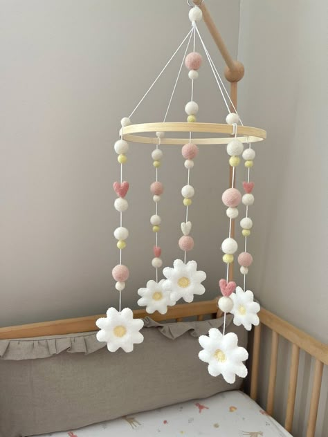 Baby Mobile/nursery Felt Mobile/felt Mobile/felt Daisy/daisy - Etsy Australia Felt Daisy, Crochet Baby Mobiles, Stars Baby Mobile, Flower Felt, Baby Mobile Felt, Diy Baby Mobile, Daisy Daisy, Flower Mobile