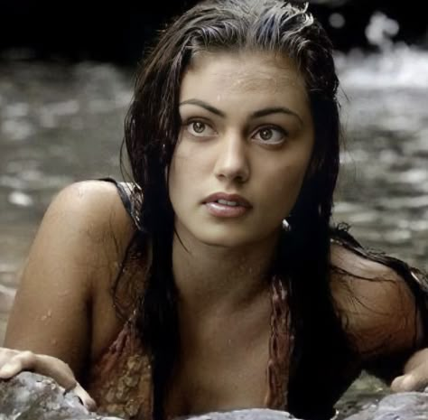 #cleosertori #h2o Phoebe Tonkin H2o, Rikki H2o, Cleo Sertori, No Ordinary Girl, H2o Just Add Water, H2o Mermaids, Mako Mermaids, Water Aesthetic, Mermaid Aesthetic