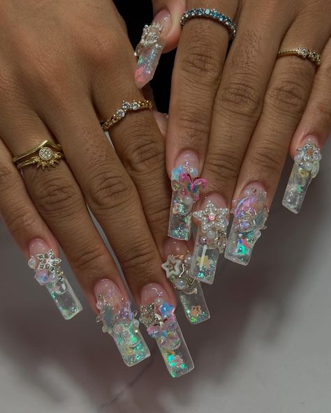 XTRA NAILS FOR XTRA PPL🧚🏽‍♀️✨ | FIRST ATTEMPT AT AQUARIUM NAILS FINALLY!! 🐠⭐️✨ Been wanting to try these for a minute! THANK YOU @cilla.babyyy for the trusting the process! 💓 | Instagram Aquarium Nails, Trusting The Process, Aqua Nails, Beauty Inspo, Nail Inspo, Nail Ideas, Thank You, Nails