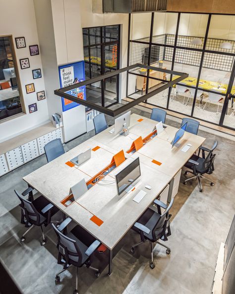 Primitive Office, Architecture Workspace, Office Interior Design Creative, Workspace Interior Design, Startup Office Design, Workstation Design, Workplace Collaboration, Office Decor Workplace, Decorating Office