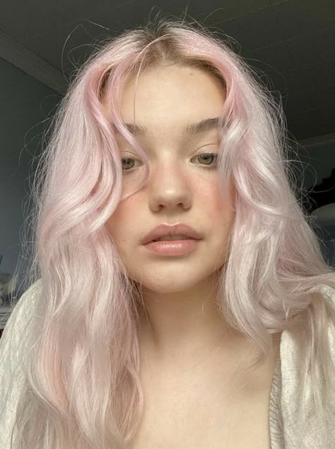 more in @autumnfiles <3 Pink Hair Aesthetic, Light Pink Hair, Girl With Pink Hair, Pastel Pink Hair, Hair Aesthetic, Pastel Hair, Dye My Hair, Short Hair With Bangs, Hair Inspo Color