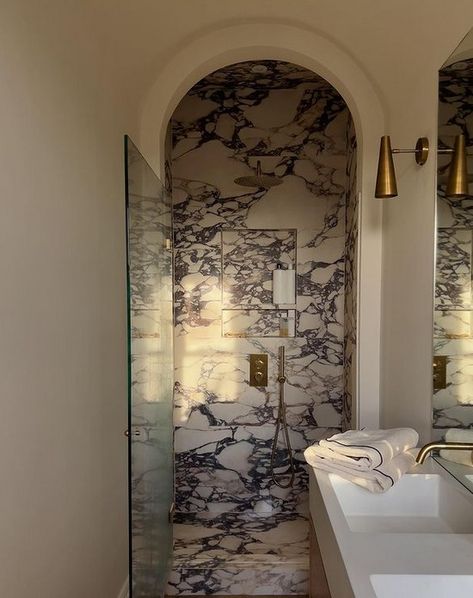 Luxury Bathroom Inspiration, Marble Bathrooms, Marble Showers, Bathroom Design Trends, Bathroom Design Inspiration, 2024 Style, Bathroom Reno, Big Bathrooms, Marble Bathroom