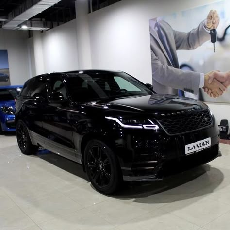 range rover Velar #blackrangerover #rangerover #car #dreamcar Black Range Rover, Dream Cars Range Rovers, Range Rover Black, Wallpaper Hippie, Aventador Lamborghini, Luxury Cars Range Rover, Luxe Auto's, Black Range, Top Luxury Cars