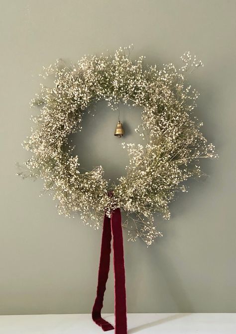 Decoracion Navidad Diy, Julkransar Diy, Pretty Wreath, Christmas Interiors, Christmas Inspo, Easter Wreath, Deco Floral, Noel Christmas, Wreath Ideas