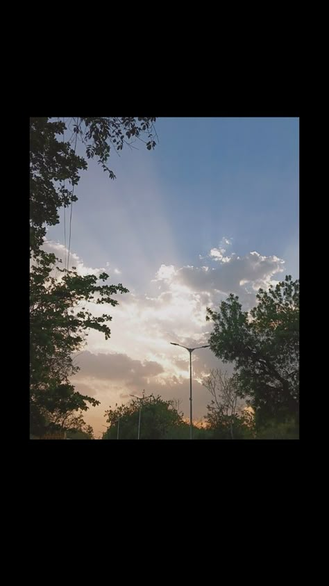 Tree And Sky Aesthetic, Morning Pics Photography, Whether Snapchat Story, Light Sky Aesthetic, Real Sky Pics, Sun Light Aesthetic, Sky Pics Aesthetic, Sky Snapchat, Aesthetic Nature Pics