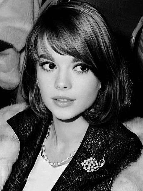 Natalie Wood Hair, Natalie Wood Style, Natalia Wood, Celebrity Stars, Natalie Wood, Old Hollywood Glam, Classic Movie Stars, Hollywood Icons, Modern Love