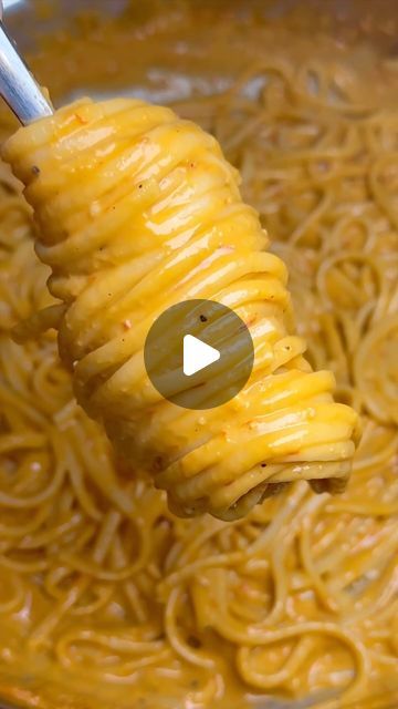 Tomato Linguine, Fresh Pasta Sauce, Vegetarian Recepies, Cheese Pasta Recipes, Favorite Pasta Recipes, Cherry Tomato Pasta, Cheese Tomato, Macaroni Recipes, Burrata Cheese