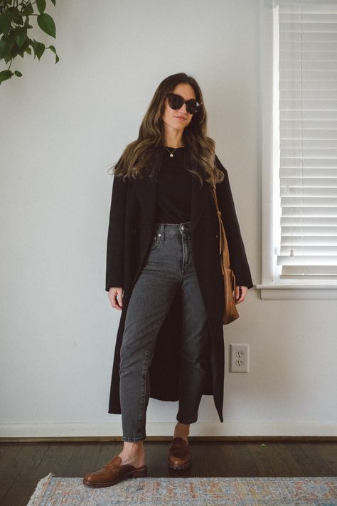 Brown Mule Outfit, Brown Mules Outfit, Loafer Mules Outfit, Black Mules Outfit, Mule Outfits, Lugsole Loafer, Outfit Semi Formal, Mule Outfit, Minimalist Outfit Ideas