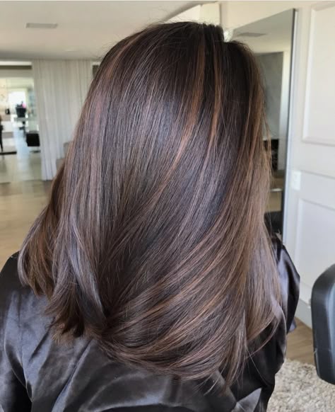 Brown Hair Colors Straight, Chocolate Highlights On Brown Hair, Hair Color Ideas For Brunettes Straight, Caramel Highlights On Dark Hair Straight, Chocolate Brown Balayage Straight Hair, Black Lowlights In Brown Hair, Black Highlights On Brown Hair, Highlights For Dark Brown Hair Short, Fall Hair Highlights For Brunettes