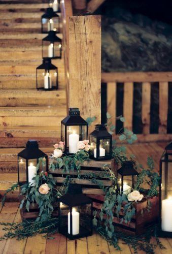 Rustic Wedding Decor Lanterns, Lantern Decor For Wedding, Lantern And Vase Centerpieces, Wedding Lantern Decor Reception Ideas, Wedding Decor With Lanterns, Big Lantern Decor Ideas, Wedding With Lanterns, Wedding Lantern Decor, Wedding Lantern Centerpieces