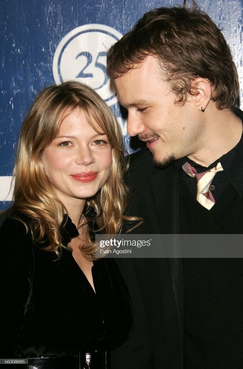 News Photo : Actor Heath Ledger and his girlfriend actress... Michelle Williams Heath Ledger, Heath Ledger Joker, Surprise Wedding, Vera Wang Dress, Heath Ledger, Michelle Williams, Fun Couple, Celebrity Couples, Gotham