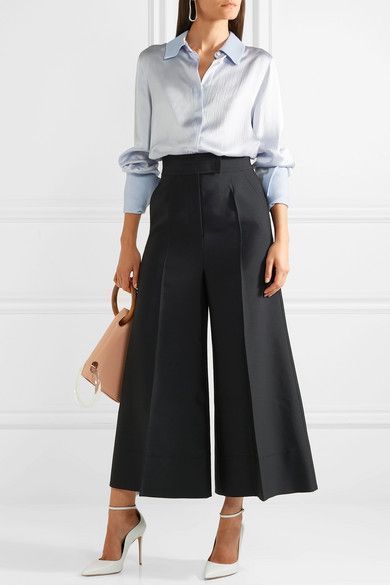 c5cc17e395d3049b03e0f1ccebb02b4ddesc47522062ri Culottes Outfit, Wide Leg Pants Outfit, Seersucker Shirt, Spring Work Outfits, Work Chic, Work Attire, Mode Inspiration, Work Fashion, Business Fashion