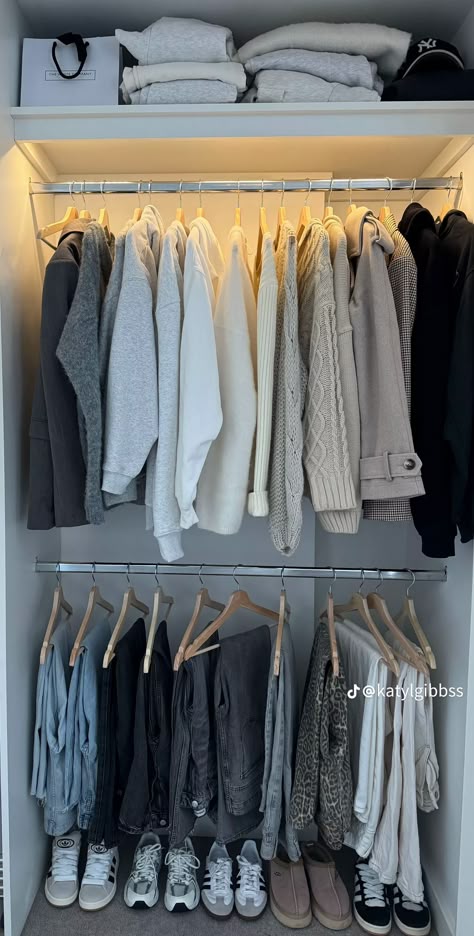 Closet Organisation, Room Organization Bedroom, Room Organisation, Dream Closet Design, Wardrobe Organisation, Dekorasi Kamar Tidur, Clean Girl Aesthetic, Room Makeover Inspiration, Dream Apartment