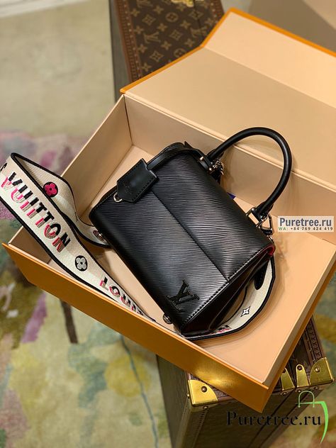 The bag you receive will look exactly like the one on the professional photos on our website. Whatsapp: +84769424419 or email puretree.ru@gmail.com #puretree #puretreeru #shoppingonline #onlineshop #bags #handbag #shoulderbag #totebag #shoes #jewelry #accessories #wallet #bag #luxurybrand #fashion #style #shirt #hat #earing #bracelet #necklace #trend #dior #louisvuitton #gucci #ysl #celine #outfit #bestseller #quality #highquality Louis Vuitton Cluny, Louis Vuitton Logo, Women Hats Fashion, Book Tote Bag, Dior Book Tote, Mini Handbag, Bottega Veneta Shoulder Bag, Mini Handbags, Replica Handbags