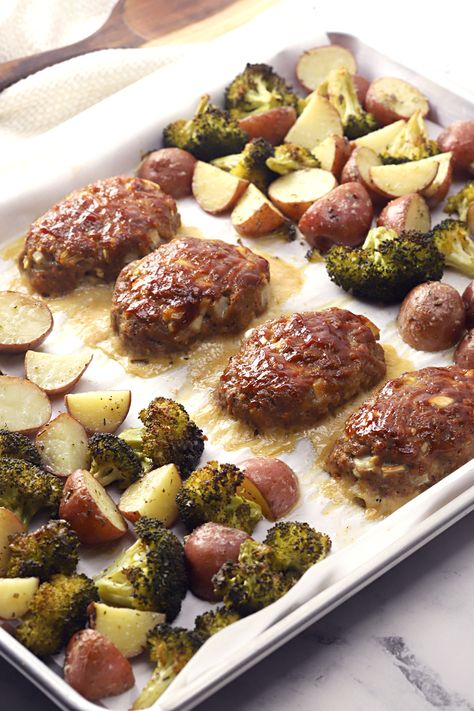 Quick And Cheap Dinner Recipes For Two, Simple Clean Eating Recipes For Dinner, Mini Meatloaf Sheet Pan Dinner, Healthy Baked Meals, Meals And Munchies Recipes, Meatloaf Sheet Pan Dinner, Meatball Sheet Pan, Steak Sheet Pan Dinner, Mediterranean Sheet Pan Dinners