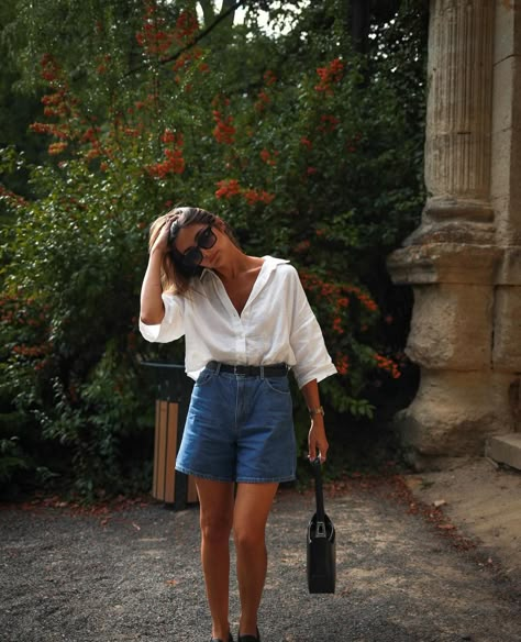 Denim Shorts Outfit Ideas, Denim Shorts Outfit Summer, Linen Shirt Outfit, Shorts Outfit Ideas, Tops Stylish, Denim Shorts Outfit, Brunch Outfits, Mum Fashion, Shorts Outfits Women