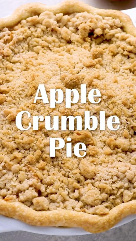 This apple crumb pie recipe is a delicious twist on classic apple pie! An apple filling is layered between a flaky pie crust and buttery crumble topping. Serve with a scoop of vanilla ice cream for the perfect fall dessert. Best Apple Crumb Pie Recipe, Crumble Crust Recipe, Apple Pie Crumb Topping, Applepie Homemade, Pie Crumble Topping, Apple Crumb Pie Recipe, Apple Pie Easy, Easy Homemade Apple Pie, Best Homemade Apple Pie