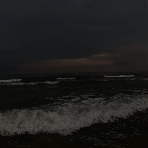 Beach Dark Aesthetic, Aesthetic Scenery, Dark Beach, Dark Naturalism, Backgrounds Dark, Dark And Stormy, 2022 Aesthetic, Dark Feeds, Ocean At Night