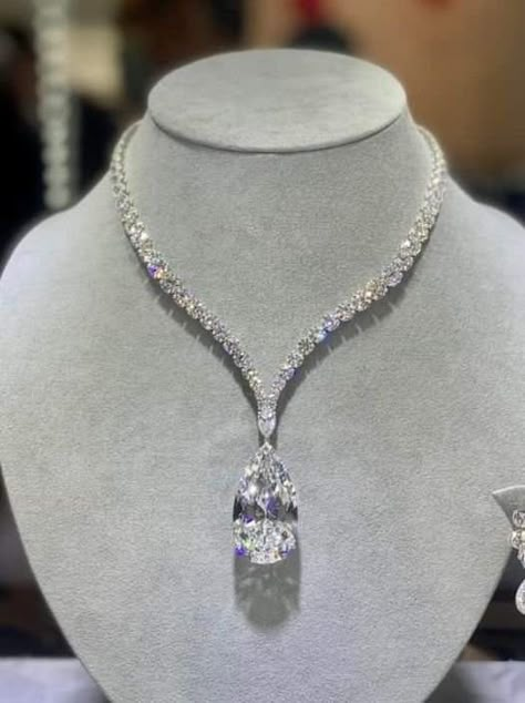 Pink Diamonds Aesthetic, Royal Wedding Jewelry, Expensive Jewelry Aesthetic, Luxury Jewelry Diamond, Most Expensive Jewelry, قلادات متدلية, Inexpensive Jewelry, Expensive Jewelry Luxury, Luxe Jewelry