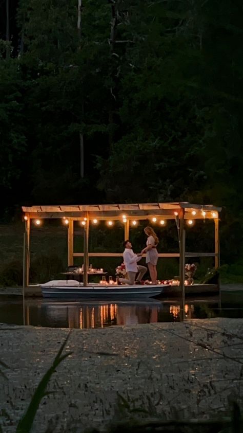 Minimalistic Proposal Ideas, Intimate Wedding Proposals, Cottage Proposal Ideas, Small Wedding Proposal Ideas, Proposal Venue Ideas, Proposal On Dock, Small Intimate Proposal, Proposal Under The Stars, Proposal On A Dock