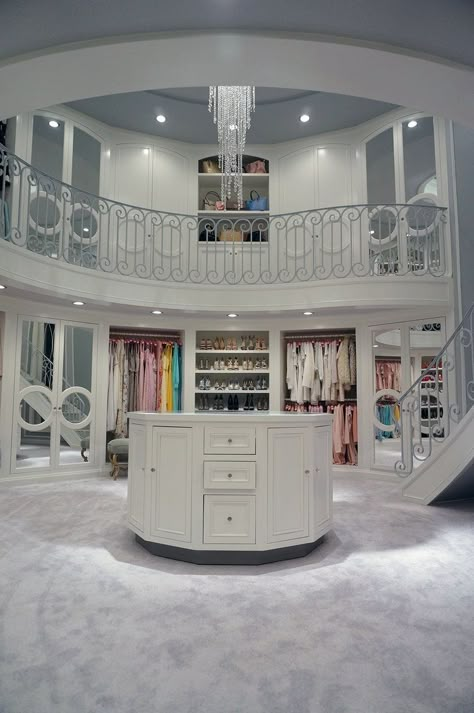 Dream Closet Design, Luxury Closets Design, Dream Closets, Mansion Interior, Dream House Rooms, Room Design Bedroom, Luxury Homes Dream Houses, Dream Room Inspiration, Room Makeover Bedroom