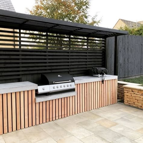 Slatted Outdoor Kitchen, Bbq Area Ideas Outdoor, Bbq Area Ideas, Backyard Bar And Grill, Outdoor Bbq Area, Outdoor Barbeque, Outdoor Kitchen Plans, Build Outdoor Kitchen, Outdoor Bbq Kitchen