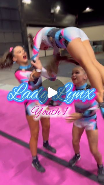 ᴇ.ᴏ.ᴅ ᴀʟʟꜱᴛᴀʀꜱ ᴀᴜꜱᴛʀᴀʟɪᴀ on Instagram: "🦋 It’s that LADY LYNX team that you never knew you needed! 🤩 The absolute QUEENZ of LEVEL 1 cheer! 🙌 Here’s a few little backstage snippets of how we warm up before competing. 💙💖 WE LOVE LYNX! #YouNeedEOD #ThePINKlife #pinkSTRONG #bigGYMbiggerFAMILY" Cheerleading Pyramids Level 1, Level 1 Cheer Routine, Level 1 Cheer Pyramids, 3 People Stunts, Level 1 Cheer Stunts, Youth Cheer Stunts, Cheer Stunts For Little Kids, Easy Cheer Stunts, Easy Cheers