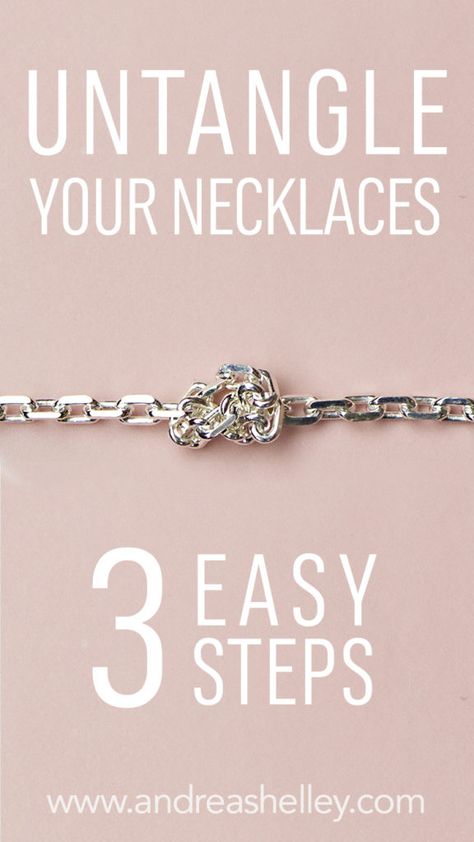 How To Style Jewelry Accessories, Tangled Necklace Hack, Untangle Necklace Chains, Jewelry Hacks Tips, How To Wear Jewelry Tips, How To Untangle Necklaces, Untangling Necklaces, Untangle Necklace, Jewellery Hacks