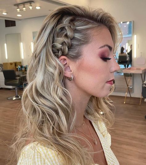 Shoulder Length Hairstyle with Accent Braid Front Hair Braided Back Out, Side Hair Formal, Bridesmaid Hair Down With Braid On Side, Half Up Half Down Medium Hair Wedding, Maid Of Honor Hairstyles Medium Half Up, Matron Of Honor Hairstyles Updo, One Side Pulled Back Wedding Hair, Hairstyles With Pins On Side, Braided Side Hairstyles