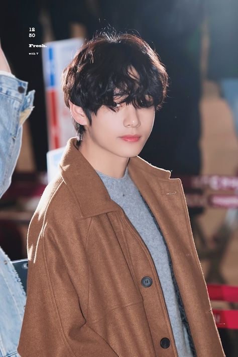 #BTS #V incheon Airport V Bts Wallpaper, Twitter Bts, Winter Bear, Bts Kim Taehyung, V Kim Taehyung, Kim Taehyung Wallpaper, Kim Tae Hyung, Bts Kim, V Bts