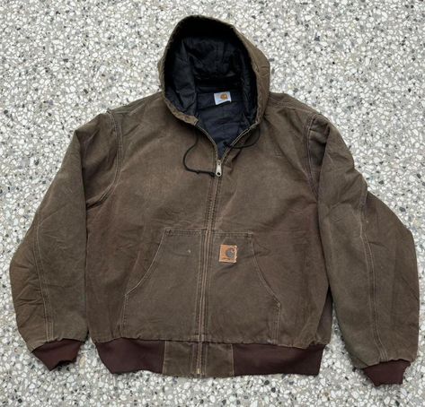 Carhartt brown/khaki jacket Cool piece Beautiful fade and great vintage condition Size in CM 68x70 Sized to fit M/L Vintage Free Shipping Cool Mens Jackets, Work Jackets Women Outfit, Men’s Carhartt Jacket, Vintage Clothing Styles Retro, Sam Winchester Carhartt Jacket, Men Outfits Country, Carhartt Winter Jacket, Cathartic Jacket, Brown Carhartt Jacket Outfit