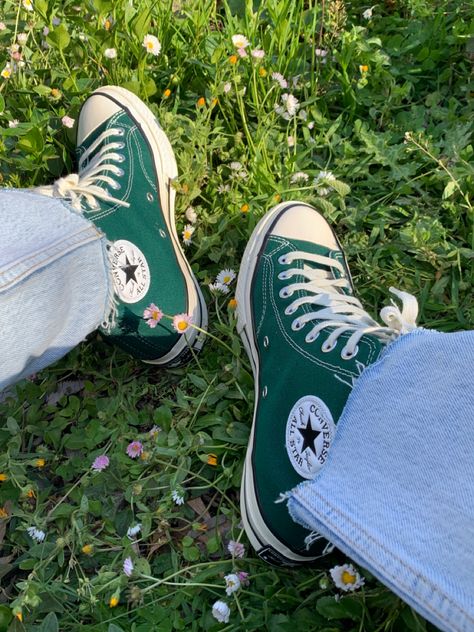 Niall Horan Baby, Converse Aesthetic, Foto Top, Green Converse, All Stars Converse, Outfits With Converse, Aesthetic Shoes, Only Shoes, Swag Shoes