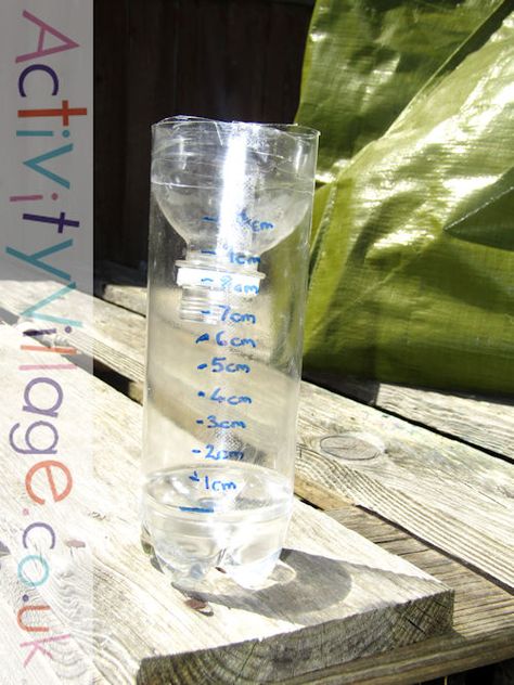 Make a rain gauge out of a large plastic bottle. Fun! Crafts With Plastic Bottles, Recycling Crafts For Kids, Creche Ideas, Sea Scouts, Forge Ideas, Nature Camp, Recycled Crayons, Weather Projects, Plastic Drink Bottles