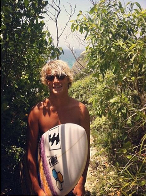 A pretty good body reference. He's tanned as hell. My Dream, Sunny Day, Twenty One, My Favourite, Surfboard, The Beach, Hawaii, Argentina